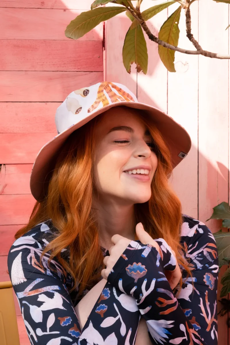 camiseta de proteccion solar mujer