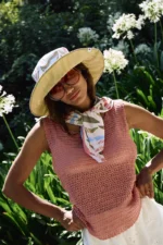 gorro verde y rosa